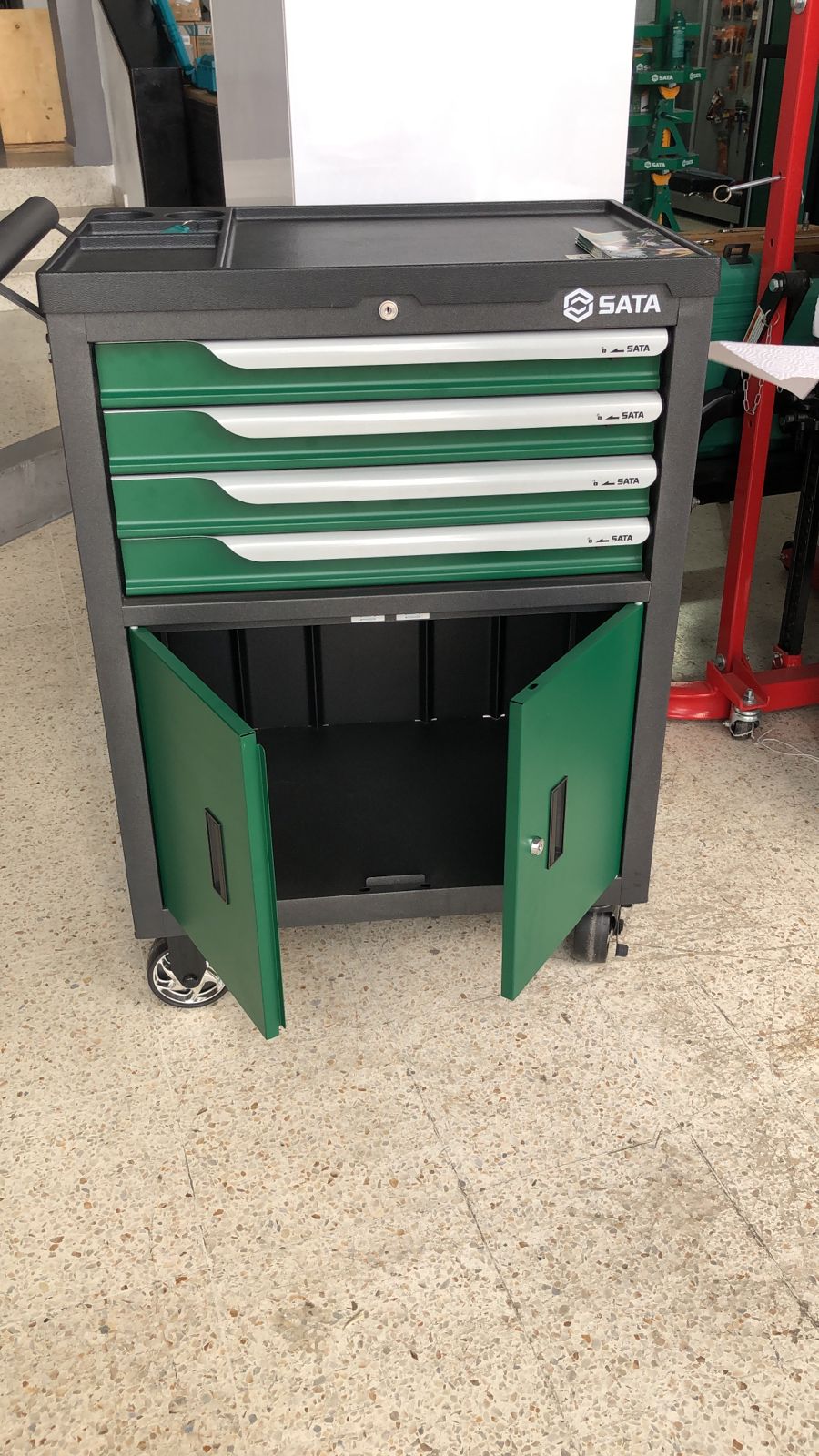 CARRO DE HERRAMIENTAS 4 GABETAS MARCA  SATA